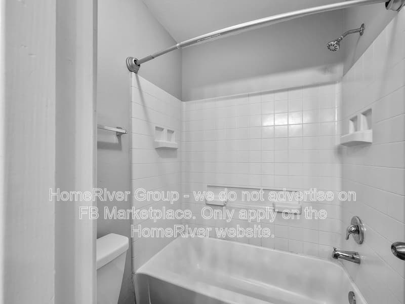 Houston House: 10311 Urban Oak Trl
