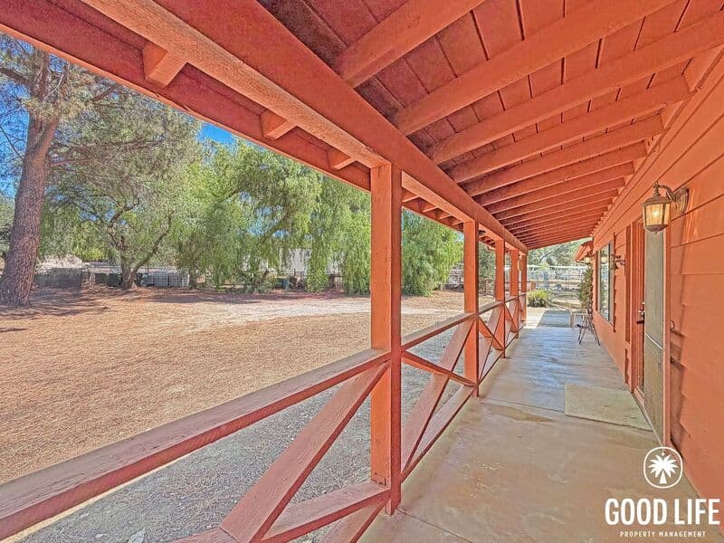 Valley Center House: 19286 Paradise Mountain Rd