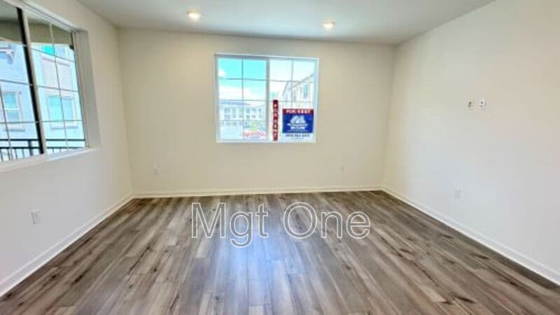 Eastvale Condo: 6111 Victoria Way Unit 107
