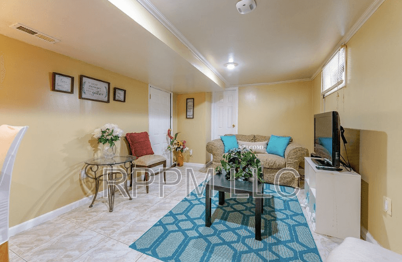 Bayonne Condo: 23 Sycamore Road