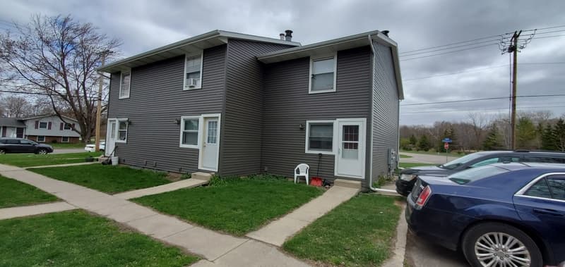 Menasha Condo: 991 7th Street - B