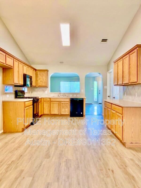 Round Rock House: 932 Monadale Trl