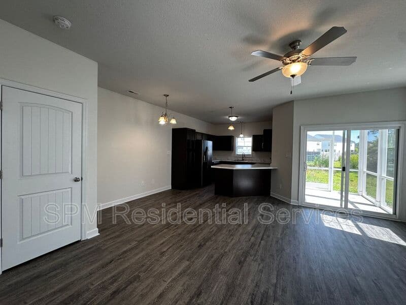 Holly Ridge Townhome: 411 Vandemere Court