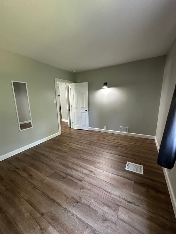 Cedar Rapids House: 1212 20th Ave SW