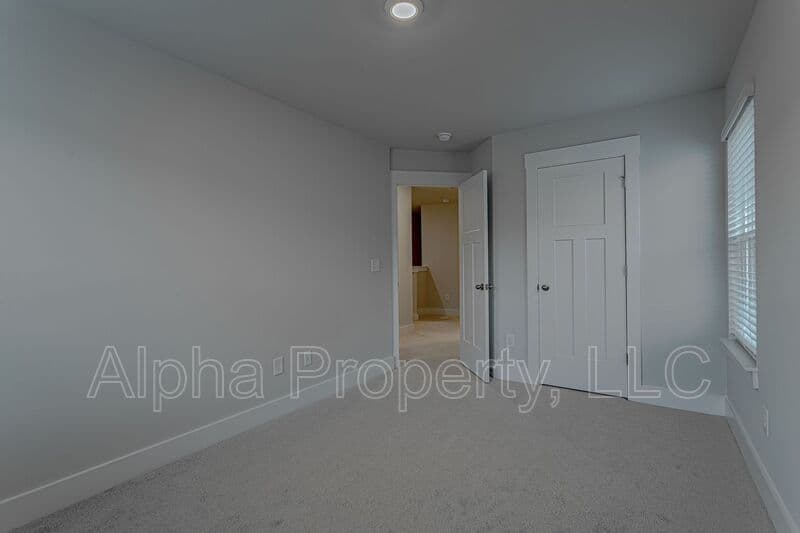 Moore Townhome: 1326 Maplesmith Way
