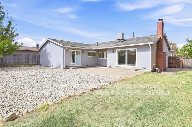 Carmichael House: 4924 Olive Oak Way