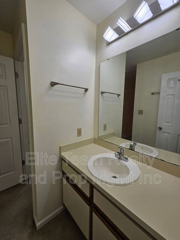 Charlotte Condo: 802 A Selwyn Oaks Ct