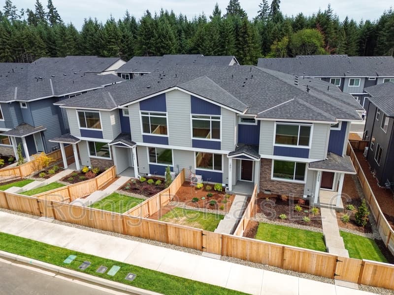 Vancouver House: 18615 Northeast 44th Avenue