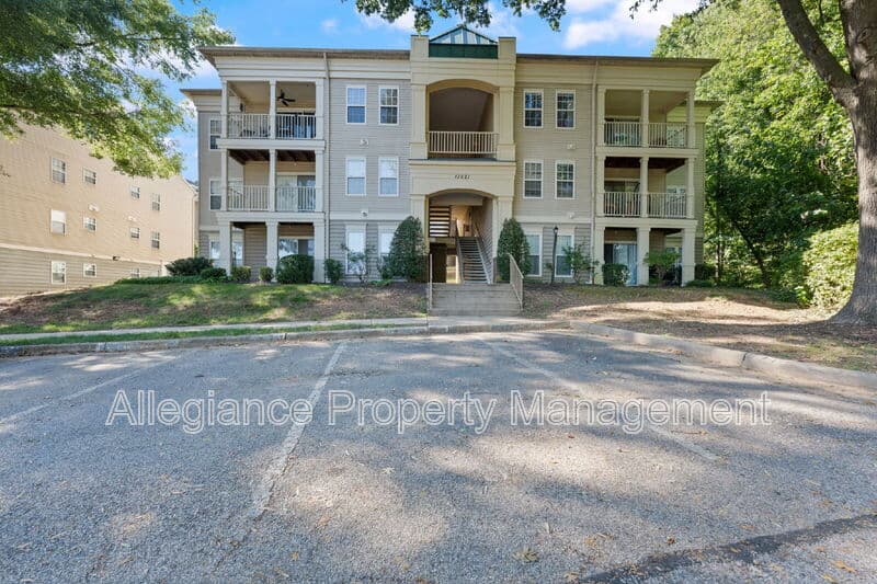 Woodbridge House: 13621 Garfield Place