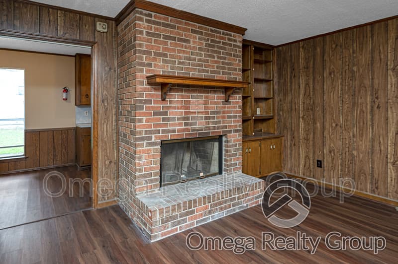 Montgomery House: 4078 Strathmore Dr