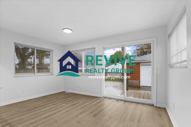 Roseville House: 28059 Floral Street