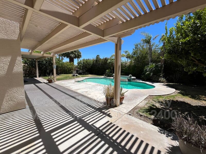 Cathedral City House: 68681 Pasada Rd