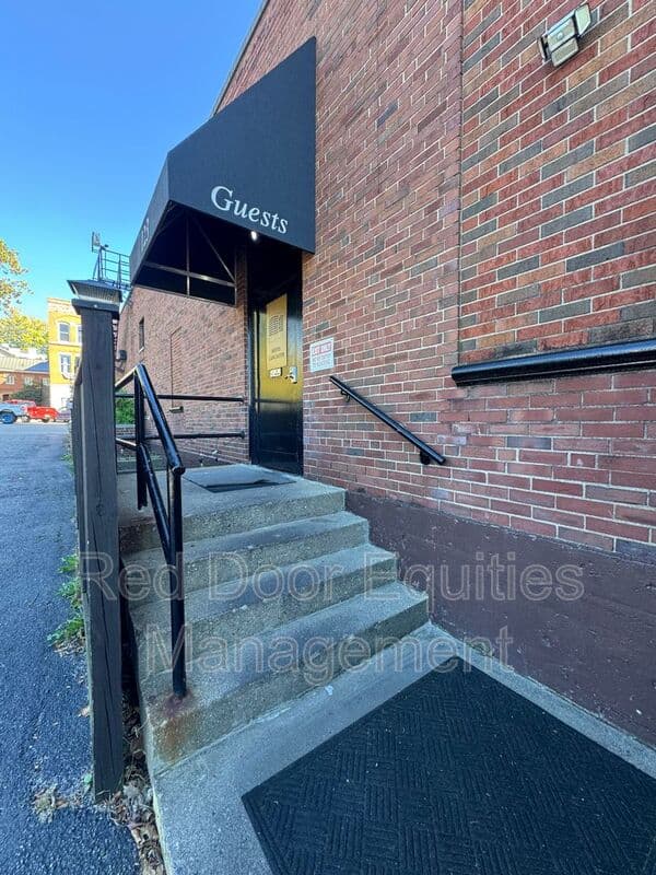 Lancaster House: 123 N Broad Street