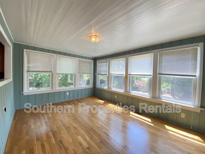 Fayetteville House: 807 Cape Fear Avenue