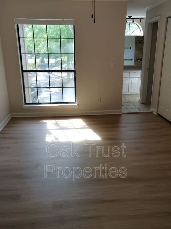 Mt Pleasant Condo: 1829 Villa Maison