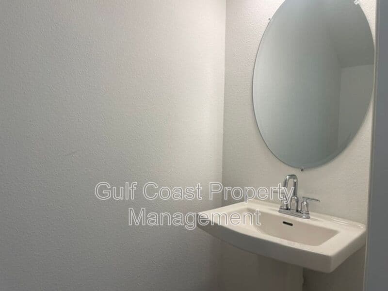 Nokomis House: 5730 Archipelago Street