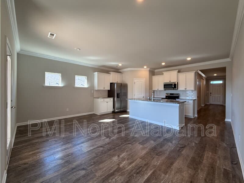 Harvest House: 122 Sunlit Grove Drive