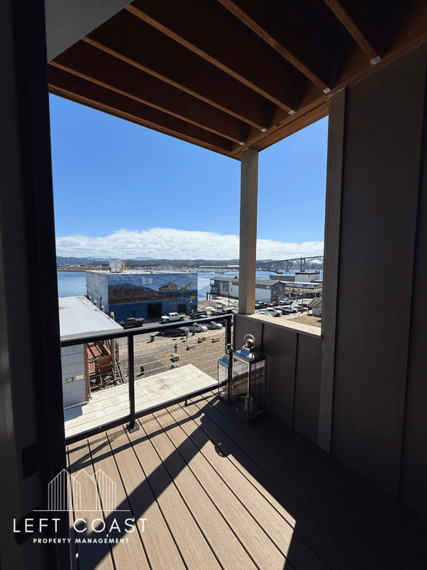 Newport Condo: 811-829 SW 13th Street - 815