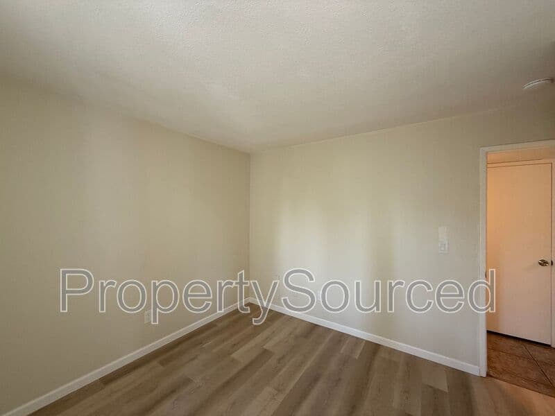 Modesto House: 317 De Vega Ct