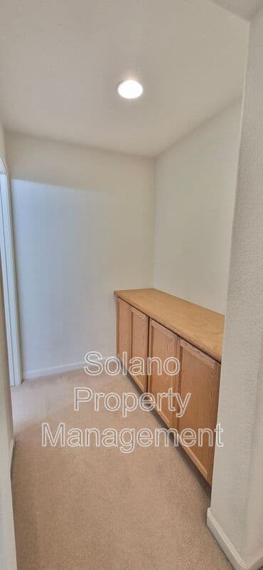 Dixon House: 2080 Mariposa Drive
