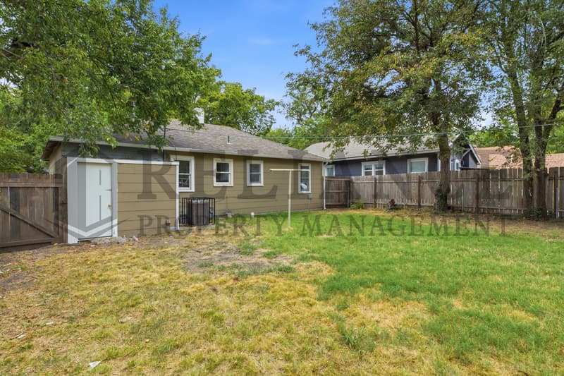 Wichita House: 1434 South Laura Avenue
