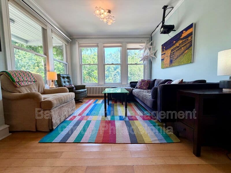 Upper Darby House: 216 Glencoe Rd