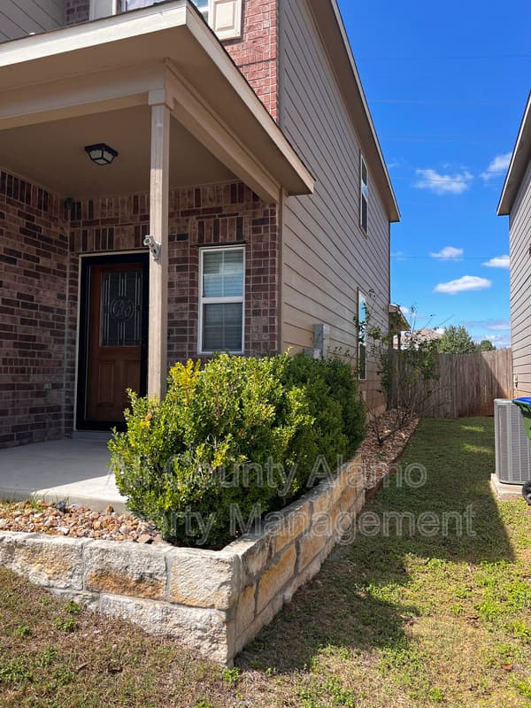 Selma House: 419 Harvest Point