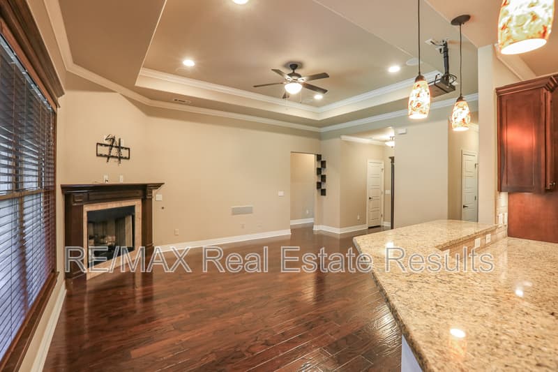 Bentonville House: 2306 SW Cadwell Ave