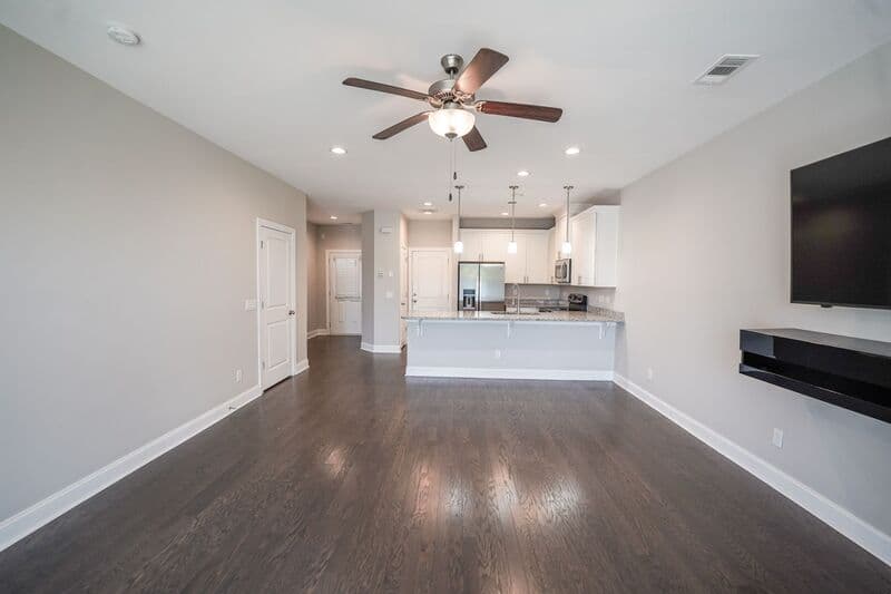 Richmond Hill House: 160 Lake Lily Drive