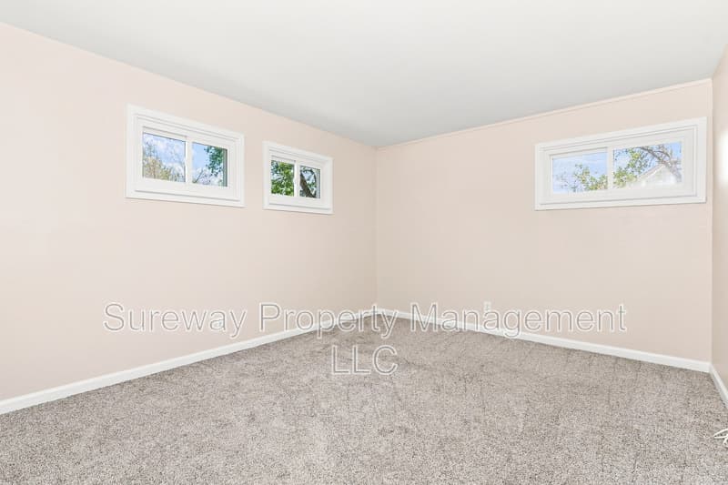 Mount Holly House: 213 Cardinal Lane