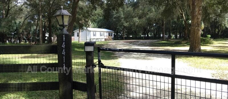 Summerfield House: 14411 SE 25th Ave
