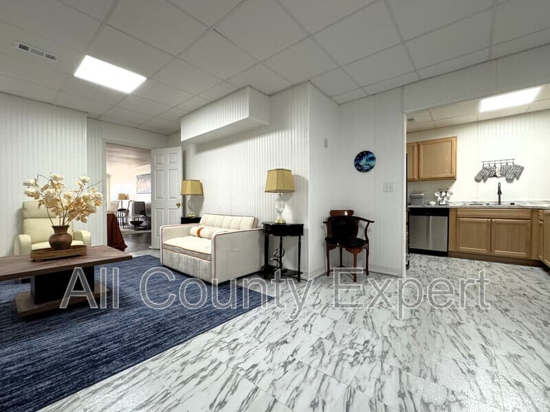 Cumming Condo: 5760 Charleston Lane