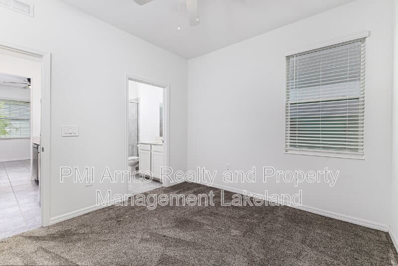 Winter Haven House: 1228 Tyler Lp