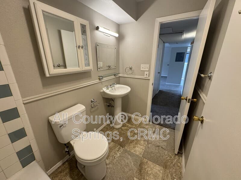 Colorado Springs Condo: 2902 Airport Road