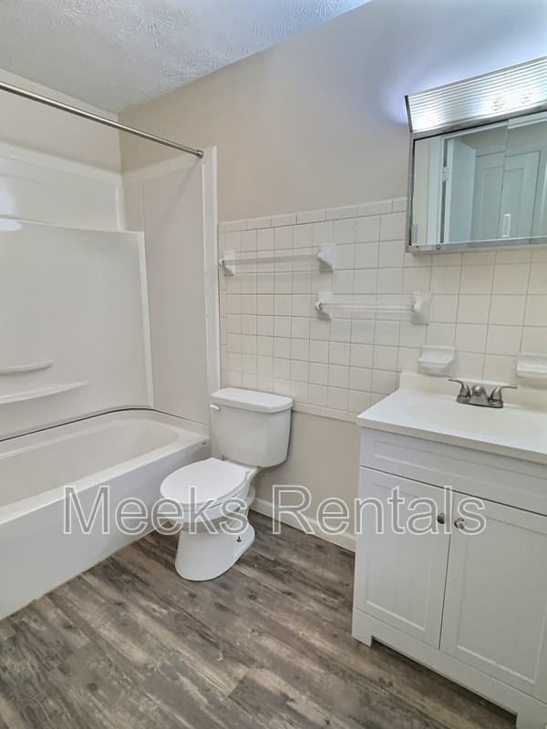 Huntington Apartment: 1739 6th Ave
