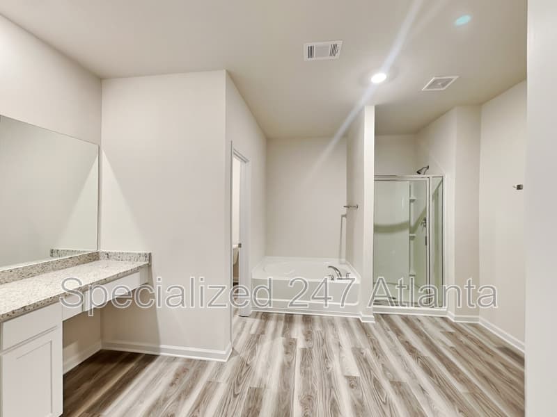 Locust Grove House: 1201 Fendt Dr