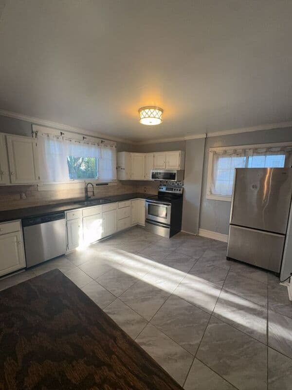 Stroudsburg House: 528 Lindbergh Avenue