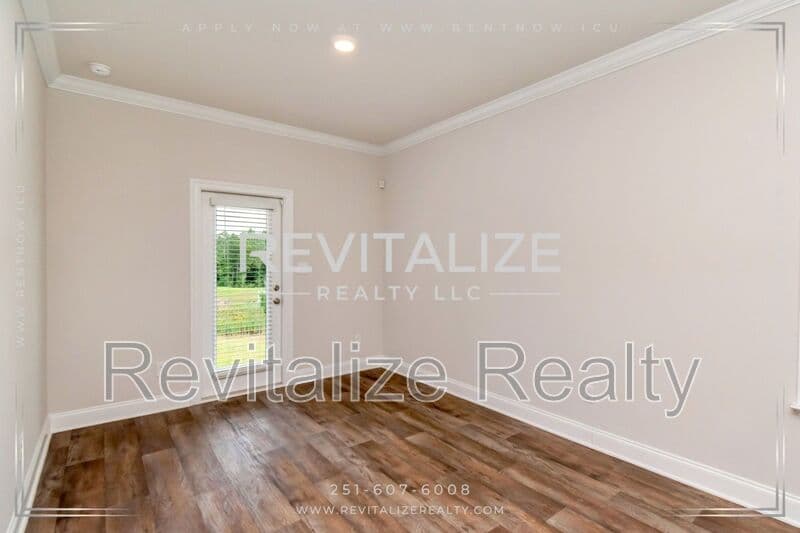 Daphne House: 11253 Cloister Drive