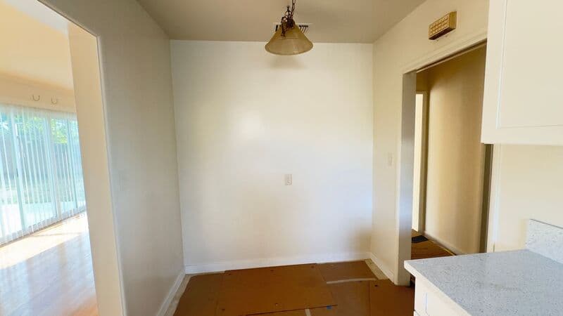 Glendora House: 427 E Haltern Ave