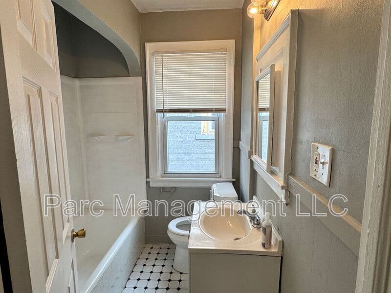 Detroit House: 15064 Tracey Street