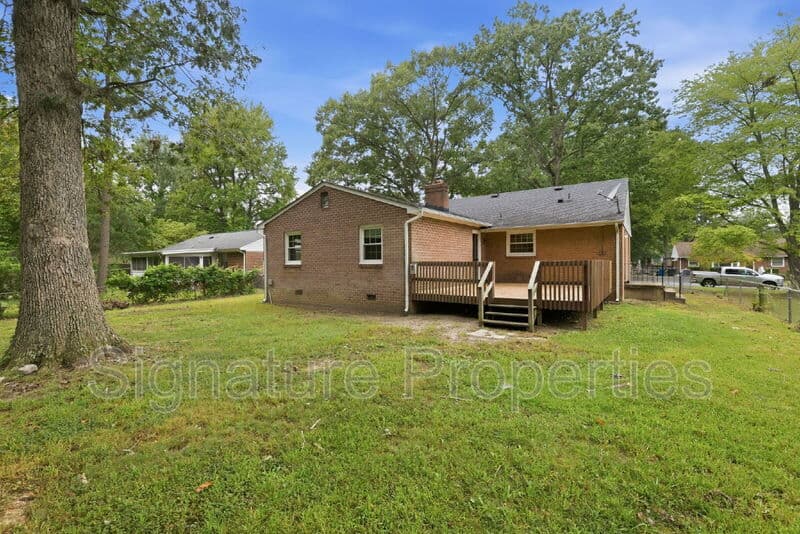 North Chesterfield House: 1413 Robindale Rd