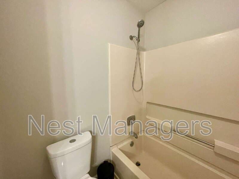 Fayetteville House: 6736 St Julian Way