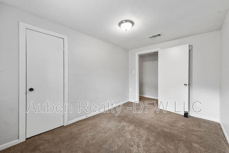 Denton Condo: 521 Ruth Street