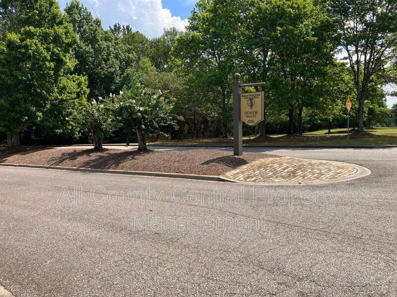 Bessemer House: 415 Sunbelt Dr