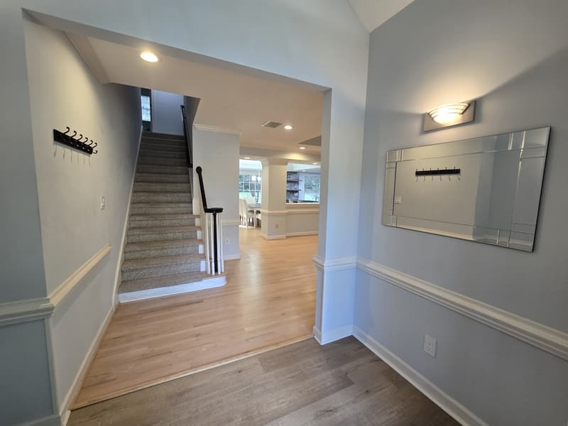 Raleigh House: 5516 Den Heider Way