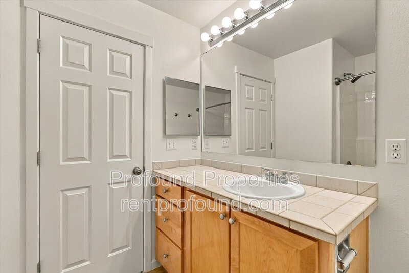 Beaverton Condo: 8630 SW 147th Terrace - 103