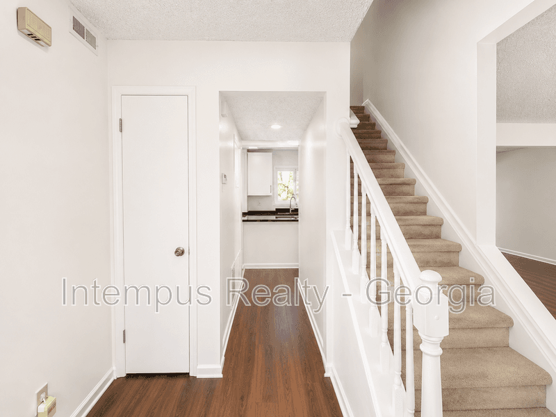 Alpharetta House: 10440 Virginia Pine Ln