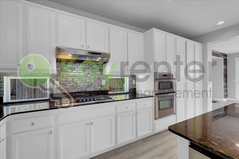 Lincoln House: 1740 Allenwood Circle