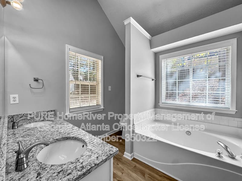 Fayetteville House: 130 Hibiscus Trl