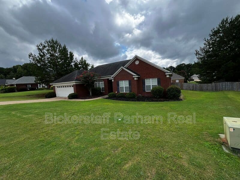 Columbus House: 7013 Imperial Way